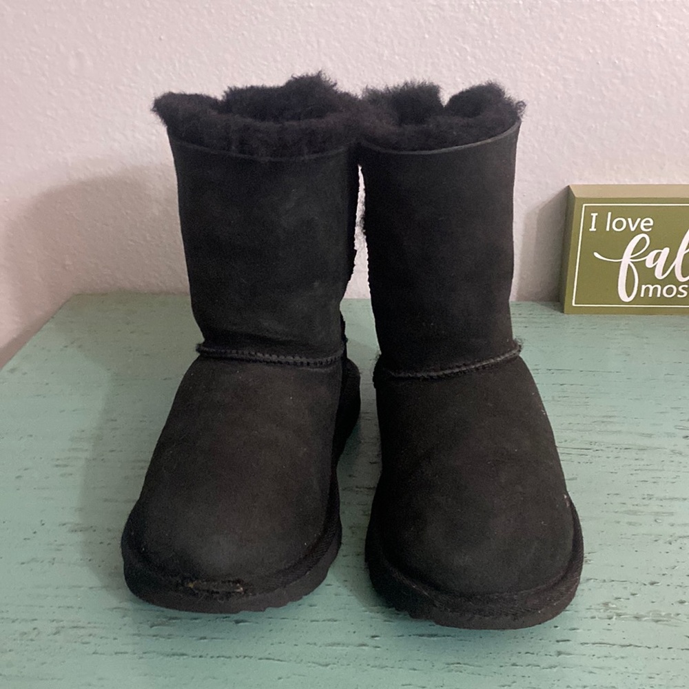 Big girl UGG boots SZ 4
